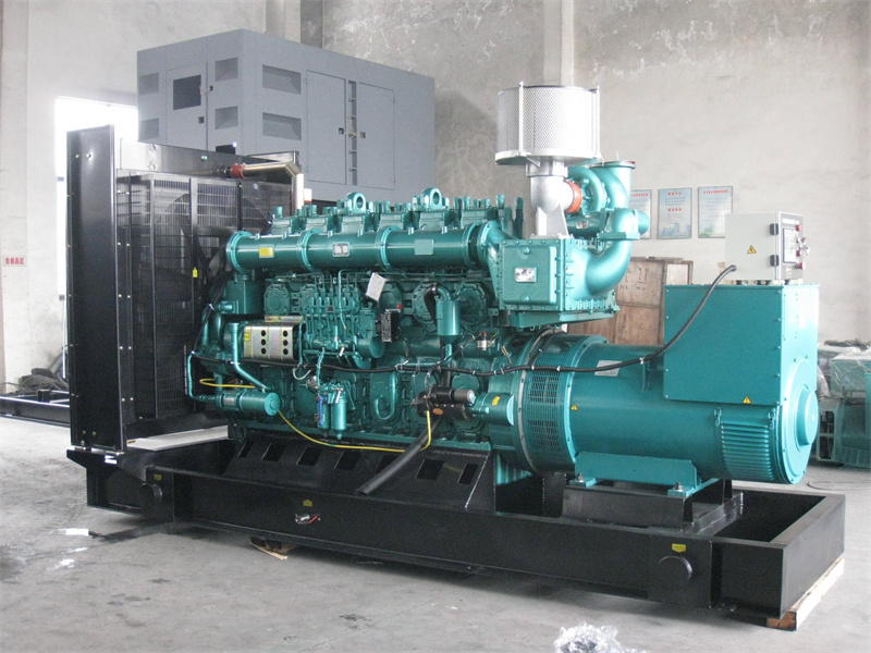 房县200KW 柴油发电机的油耗是多少？