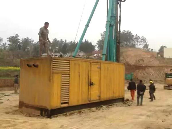 房县如何判断水冷式机油散热器密封件是否需要更换？
